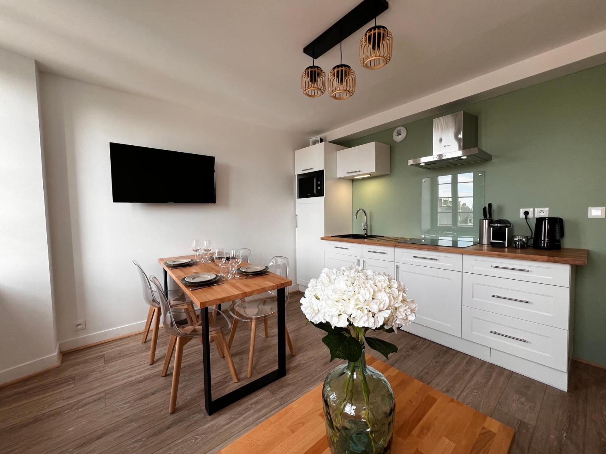 Appartement Gordon Smith, En Plein Centre, 4 Pers Sainte-Mère-Église エクステリア 写真